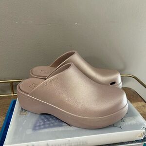 Women's Yellow Box Zippy Platform Clogs